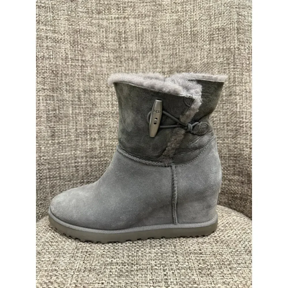 UGG Classic Femme Toggle Wedge Boots Charcoal Gray Suede Shearling Sz 7.5